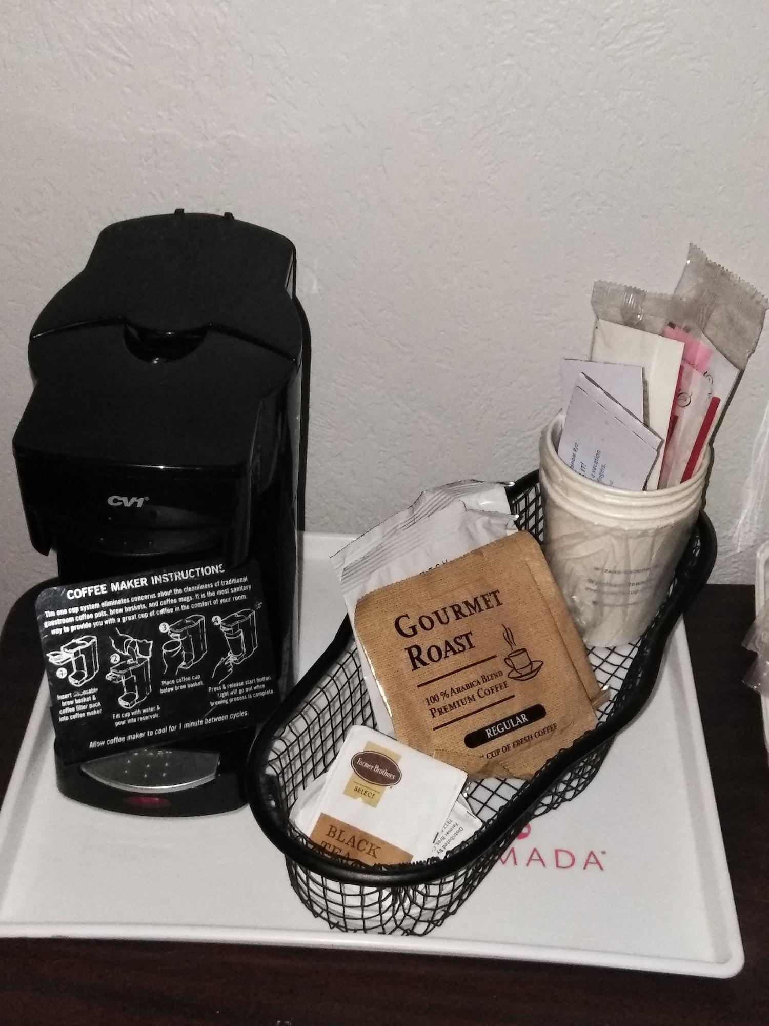 亨德森华美达酒店 外观 照片